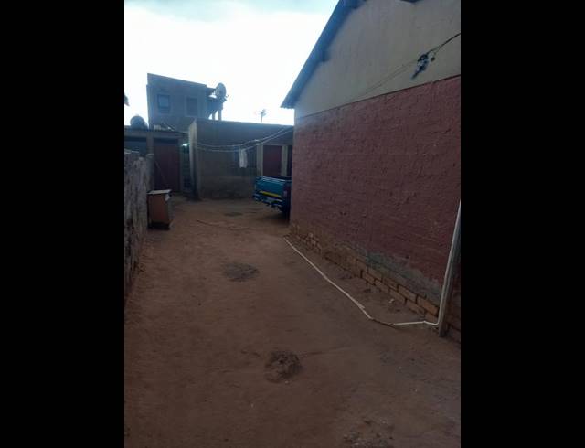 2 BEDROOM HOUSE FOR SALE IN CHLOORKOP